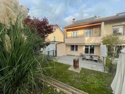 Familienfreundliche Doppelhaushälfte mit eigenem Garten und Garage in ruhiger Lage