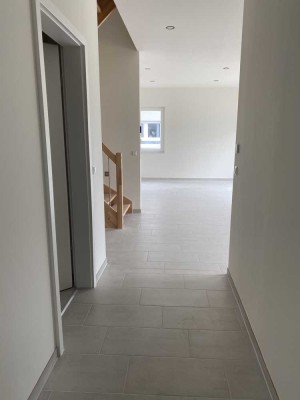 Neubau/Erstbezug 4-Zimmer-Doppelhaushälfte mit EBK