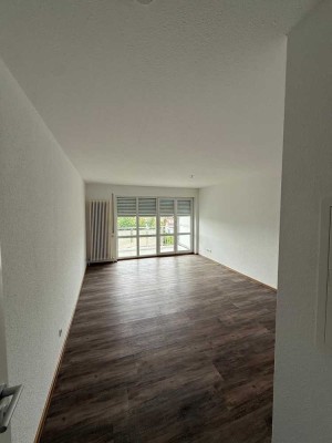 Vollständig renovierte 1,5-Zimmer-Wohnung mit Balkon und Einbauküche in Tuttlingen