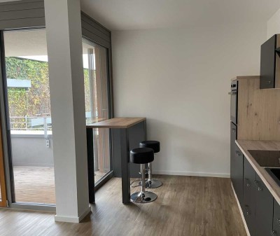 ERSTBEZUG! LETZES HAUS! Helle 2-Zimmer-Wohnung mit Badewanne und schöner Loggia