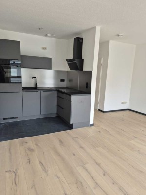 ALLES NEU - Gemütliche 2-Zimmer-Wohnung mit neuer Einbauküche und Balkon