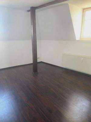 Helle und freundliche 2-Zimmer-Dachgeschosswohnung