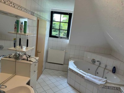 Schönes Appartement (auch vollmöbliert möglich) in guter Lage von St. Tönis zu vermieten.
