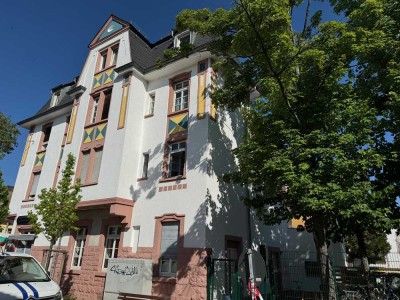 SOLIDES WOHN- & GESCHÄFTSHAUS MIT STABILEN RENDITEPOTENZIAL  IN FRANKFURT-FECHENHEIM