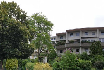 V. Privat u. fast ein Haus! Neuw. 6-Raum-Maisonette-Einh., geh. Ausstattung, Garten, EBK u. Souterr.