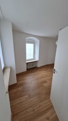 Geschmackvolle, modernisierte 2-Raum-Wohnung mit gehobener Innenausstattung in Rosenheim