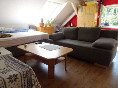 Handwerkerobjekt: 2,5-Zimmer-Dachgeschosswohnung mit Garten in Amberg