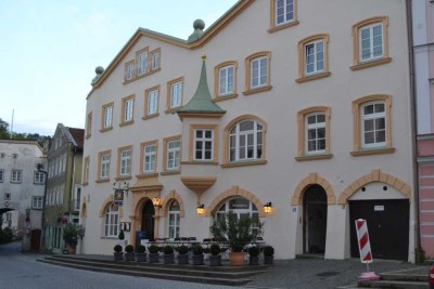 Großzügige Altbauwohnung