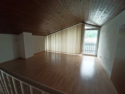 Helle Doppelhaushälfte in Wertheim mit traumhaftem Weitblick – Ihr neues Zuhause erwartet Sie!