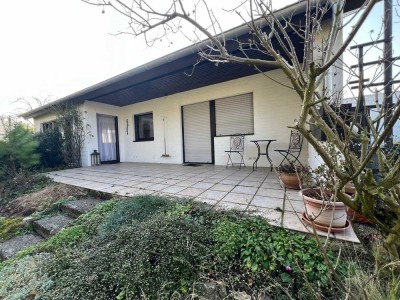 Bungalow  mit schönem Garten und Garage in Niederwalluf