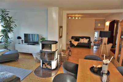 Wohntraum im sanierten Altbau 4 Zi. EBK 2 Balkone Kaminofen in Rintelner Kernstadt