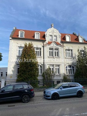 Burgstädt: Attraktive 3-Zimmer-Wohnung (Dachgeschoss) in guter Wohnlage, Garage möglich