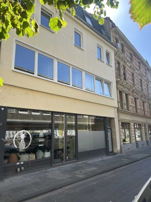 Südstadt: 3 Zimmer Wohnung ruhig und zentral gelegen - WG geeignet!