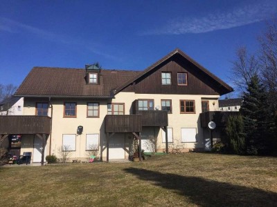 Ansprechende und gepflegte 2,5-Zimmer-Maisonette-Wohnung mit geh. Innenausstattung mit EBK