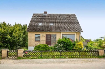 Viel Platz und großes Potenzial – Einfamilienhaus mit Gartenidylle in Hamburg-Seevetal (Hittfeld)