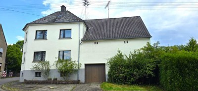 Ein-/Zweifamilienhaus in ruhiger Straße auf riesigem Grundstück