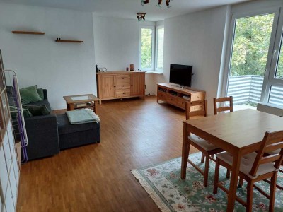 Stilvolle 2-Zimmer-Wohnung mit Balkon in idyllischer Lage