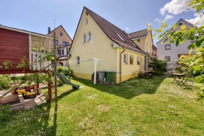 +++ freistehendes Fachwerk-Haus - modernisiert, gemütlich & ruhig - Garten, EBK & Holz-Ofen +++