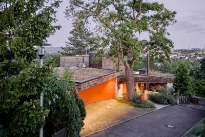 Saniertes, freistehendes und preisgekröntes Architektenhaus mit Traum Aussicht