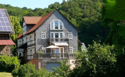 DIE AHRENDTSCHE SCHEUNE
Wohn- & Atelierhaus
Ein Unikat aus Tradition und Moderne