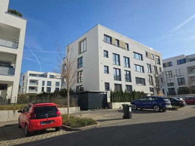 Stilvolle neuwertige 3,5-Zimmer-Penthouse-Wohnung mit Balkon und Einbauküche in Leonberg