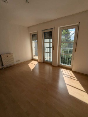 Helle 2-Zimmer-ETW mit Balkon und Blick ins Grüne – ideale Lage auch für Studierende