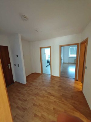 Kernsanierte 2-Zimmer-Wohnung im 3. OG in ruhiger Lage zu vermieten