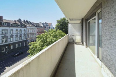 Direkte Waldrandlage: Leerstehende 3- Zimmerwohnung mit 2 Balkonen