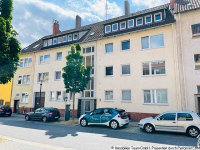 Michaelisviertel : Sanierte 4-Zimmer-Wohnung mit Balkon und Garage