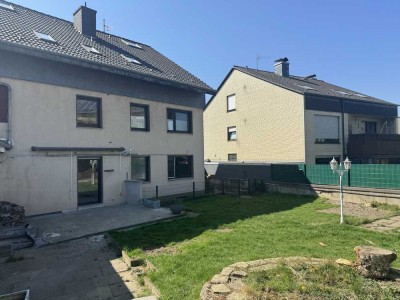 Großzügige 5,5 Zi.-WHG mit Garten, Kamin, Keller und Garage! Ab sofort!