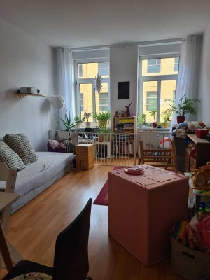 Helle 2,5-Zimmer Wohnung mit Balkon