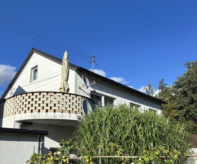 Stilvolle, sanierte 4-Raum-Wohnung mit Balkon und EBK in Illertissen