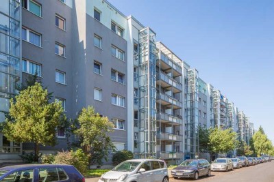 Sie suchen viel Platz? Große 2-Zimmerwohnung zum Wohlfühlen, mit  Balkon, Abstellraum und Aufzug!