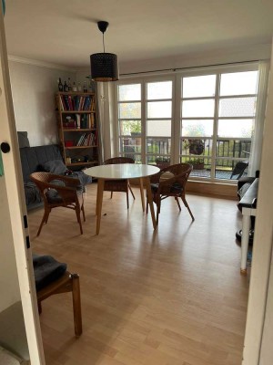 Schöne 3 Zimmer Wohnung mit Balkon und TG-Platz