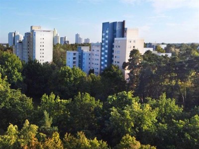 Lichtdurchflutete 1-Zimmer-Wohnung mit Fernblick und Tiefgarage
