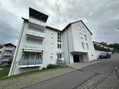 4-Zimmer-Mietwohnung mit Privatgarten, Tiefgarage und Außenstellpaltz