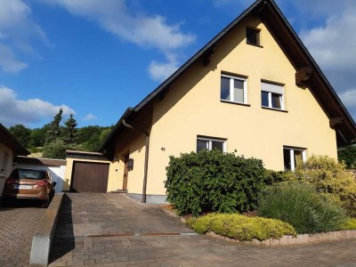 Helle 3-Zimmer Dachgeschosswohnung mit Balkon in Saffig