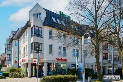 L-förmiges Wohn- und Geschäftshaus: Stadtleben &amp; Vielfalt in Wien