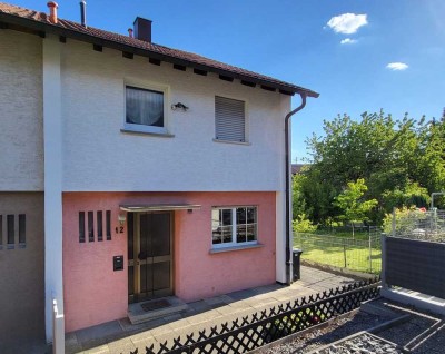 Attraktives Reihenendhaus mit Wintergarten und Bar im Keller – Familienfreundliches Wohnen