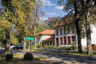 ATTRAKTIVES GRUNDSTÜCK - MIT KLEINEM BUNGALOW (Abrissobjekt?) - IN SCHÖNEICHER RUHELAGE...
