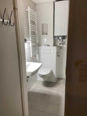 Geschmackvolle 2-Zimmer-Wohnung mit gehobener Innenausstattung mit EBK in Karlsruhe