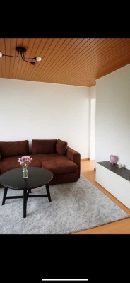 Modernisierte Wohnung mit vier Zimmern sowie Balkon und Einbauküche in Ottweiler
