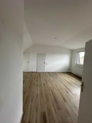 * Schöne3 Zimmer Wohnung mit Balkon *