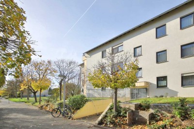 Großzügige 3,5-Zimmer-Wohnung in ruhiger und zentraler Lage mit TG Stellplatz