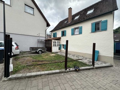 Modernisiertes 6-Zimmer-Haus mit Einbauküche in Braunsbach