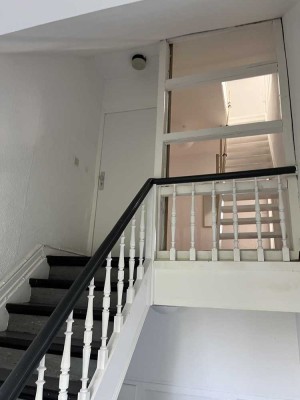 Stilvolle 5-Raum-Dachgeschosswohnung mit geh. Innenausstattung mit Balkon und Ebk in Wermelskirchen