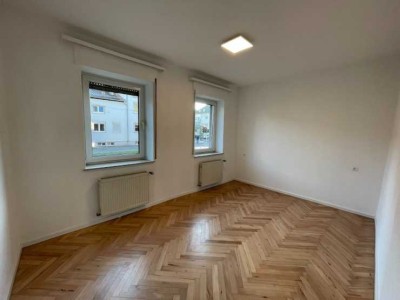 WG-Zimmer ++ Zentralgelegen nähe Campus + mit einem Billiardtisch