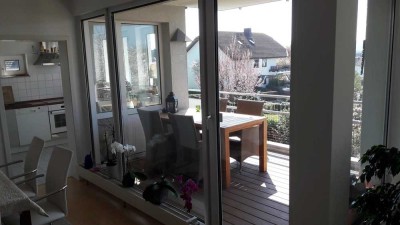 Gepflegte, helle 3-Zimmer Wohnung mit Balkon in Wehrheim