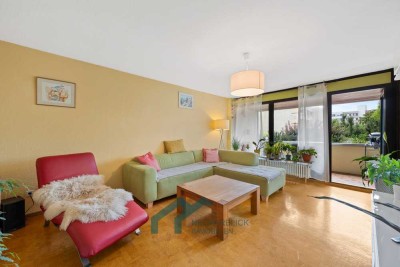 Zentral gelegene und gut geschnittene 3 Zimmer Wohnung mit Balkon und abschließbarer Einzelgarage