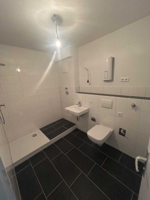 3-Zimmer-Wohnung mit großem,hellem, modernisiertem Bad ,NUR   mit WBS